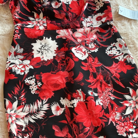 Floral midi dress. Size Medium. - Picture 6 of 15